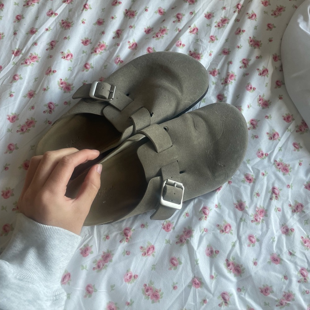 Universal Thread clogs